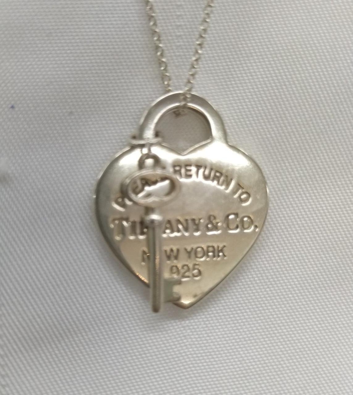 チェーンの長さは約40cmです。