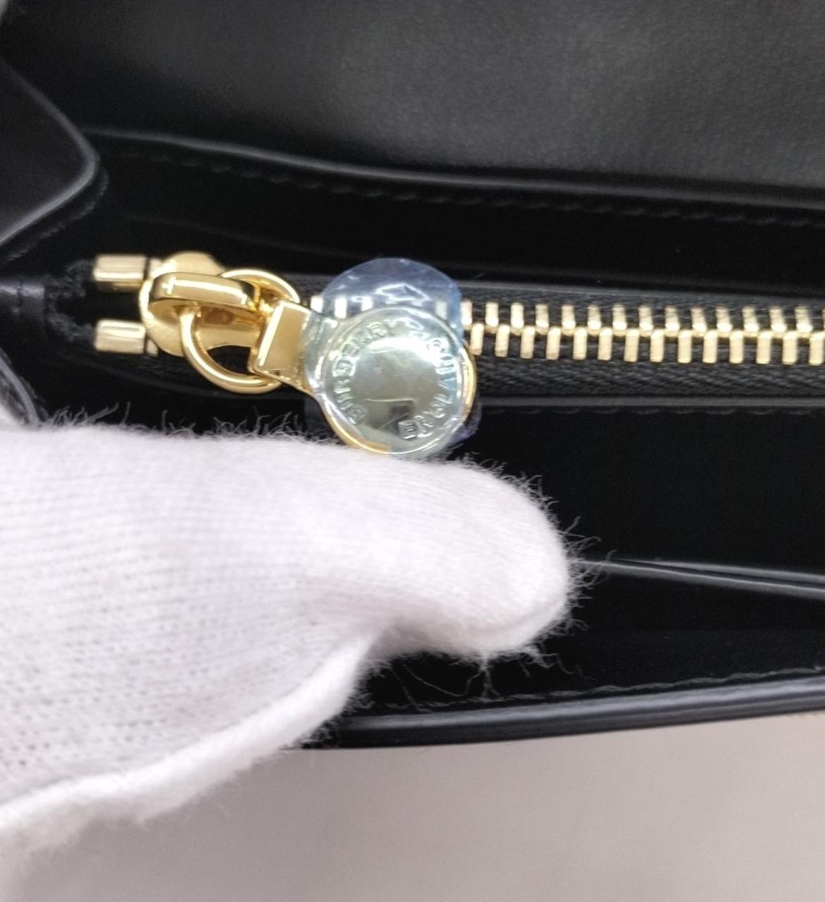 保護フィルム付いたままです