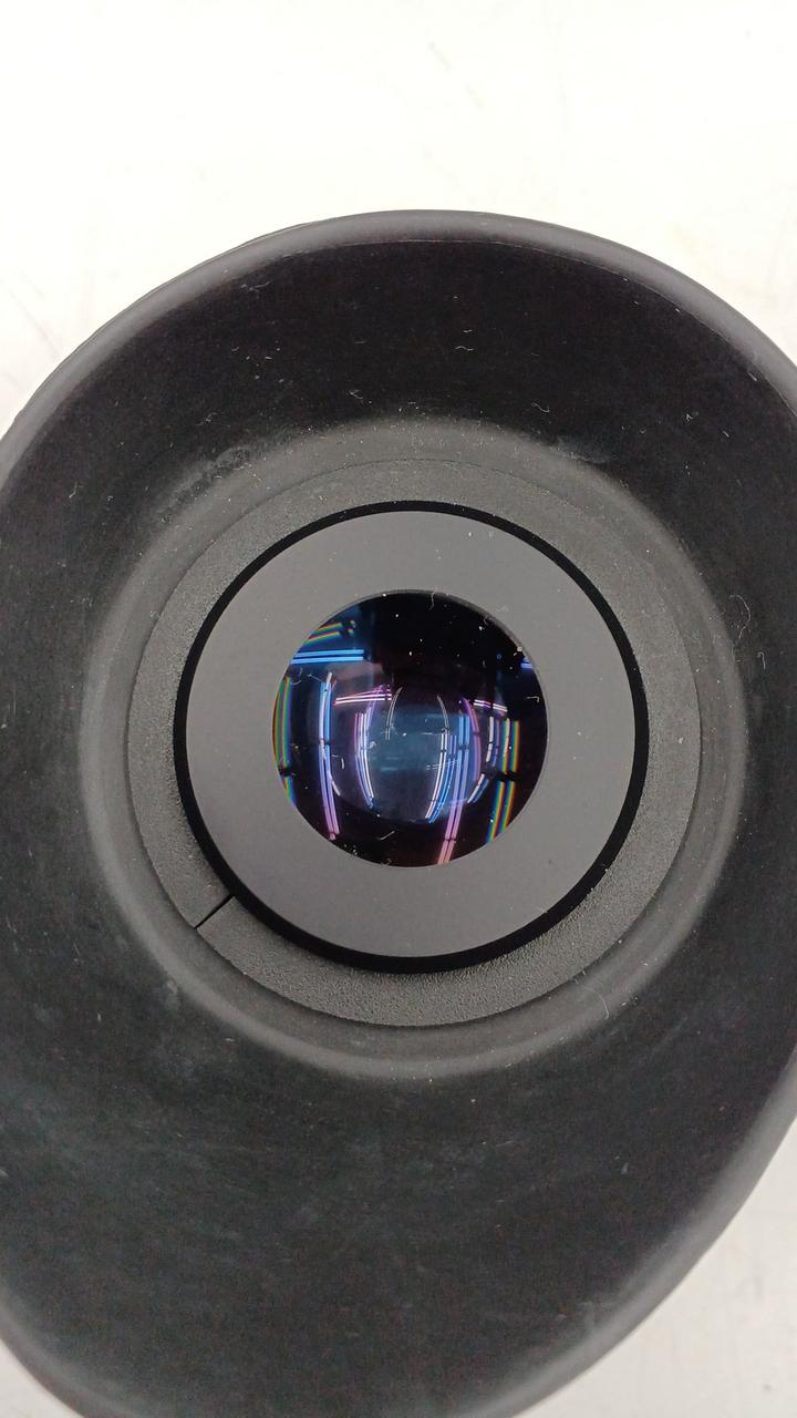 レンズ内チリあり。