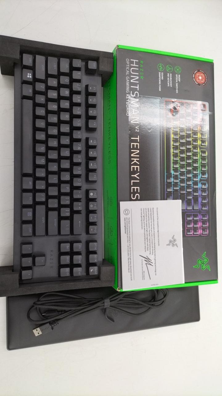 付属品は、写真をご参照下さい。