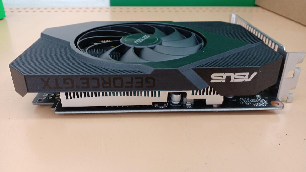 中古　ASUS GTX 1650 グラフィックボード 本体 GTX1650 ASUS製 グラフィックボード 動作品 中古 ファン付き