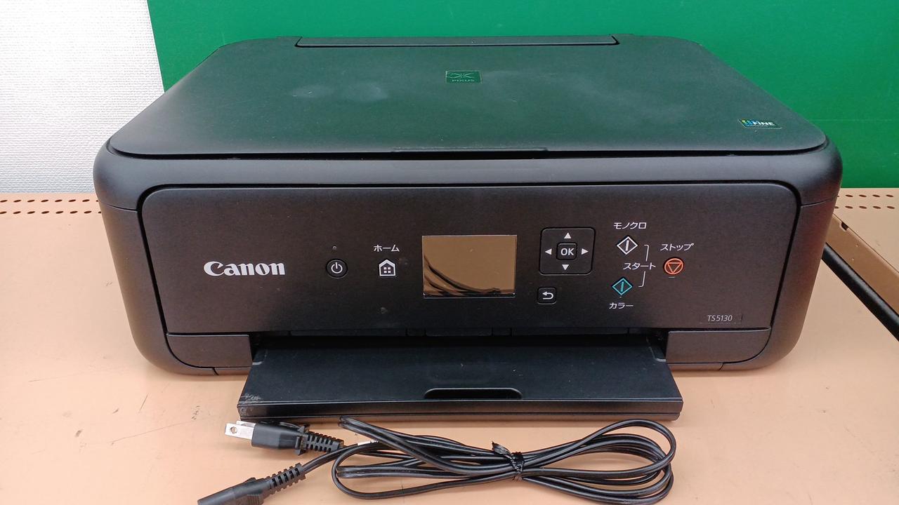 本体と電源ケーブルのみ