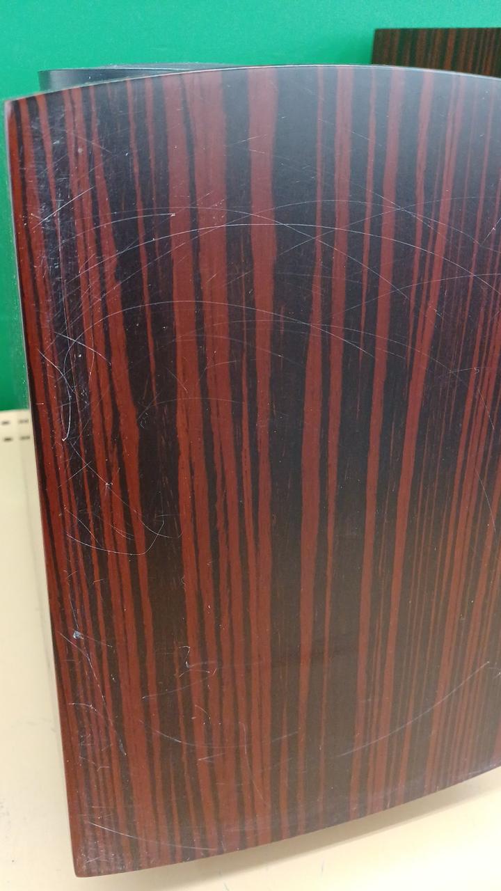 擦れキズ多いです。