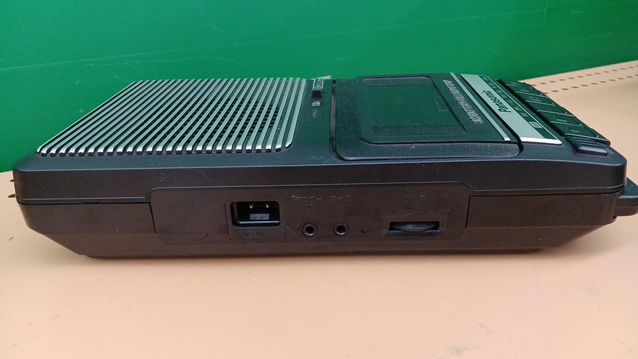 Panasonic AU-500 ポータブルビデオカセットレコ―ダ― Panasonic AU-500 ポータブルビデオカセットレコ―ダ―