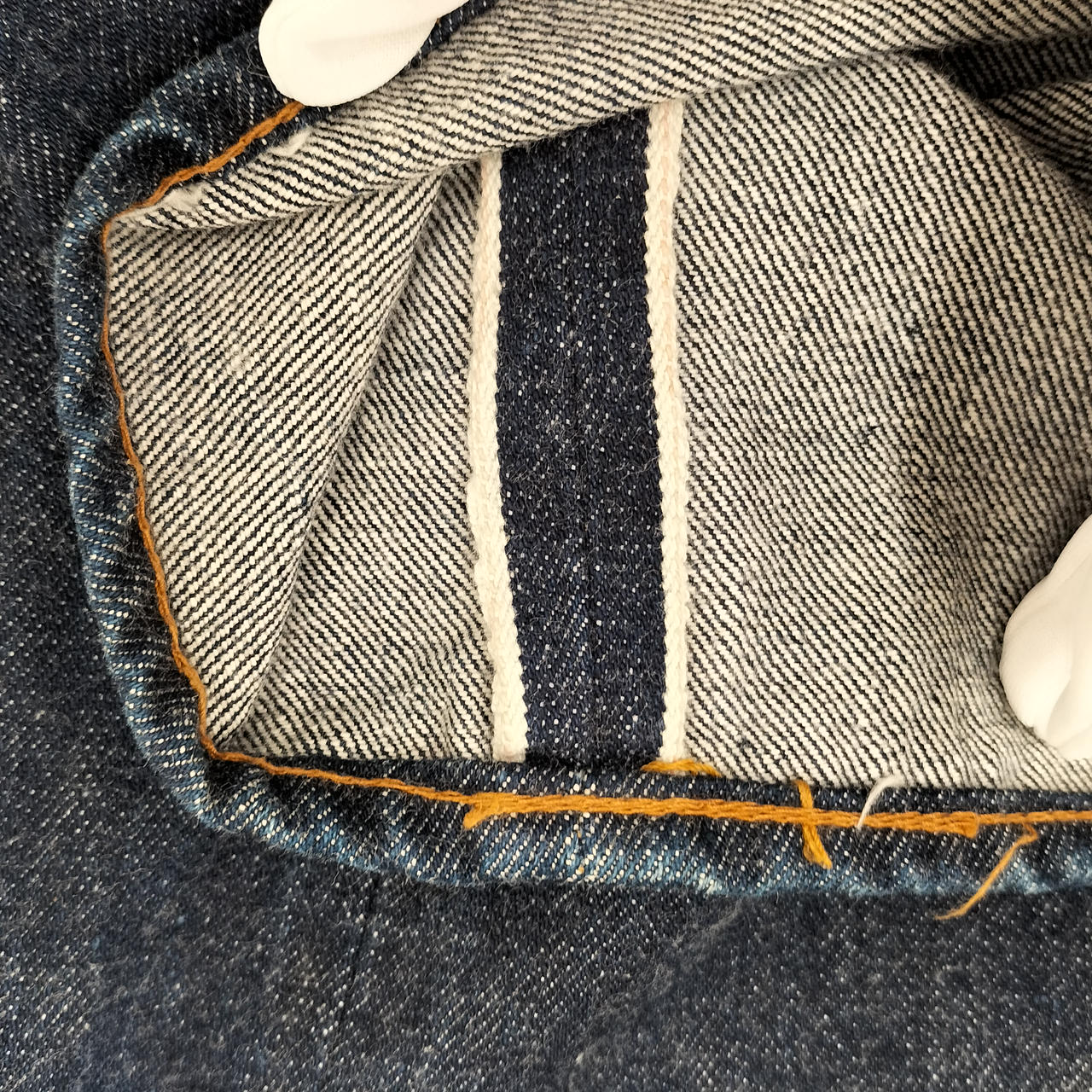 赤耳、両方シングルステッチ