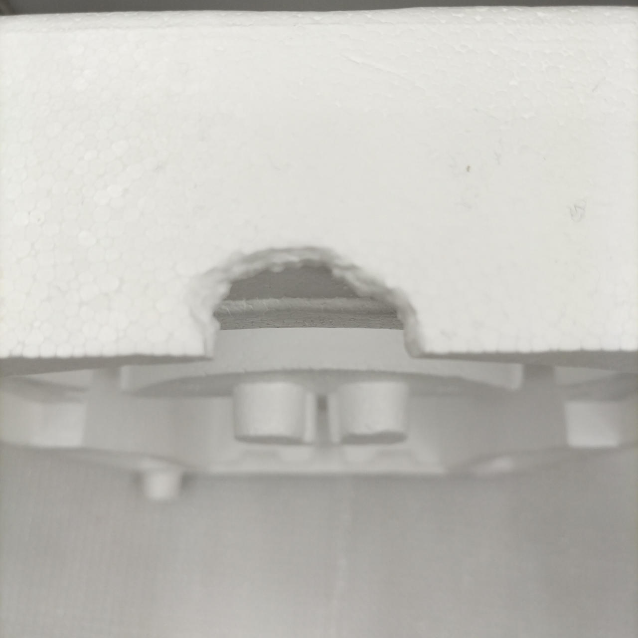 ヘッドホンの発泡スチロール欠け