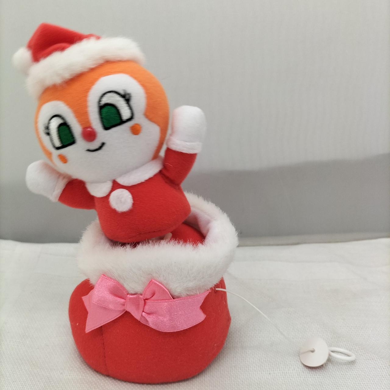 紐を引くと左右に動きます