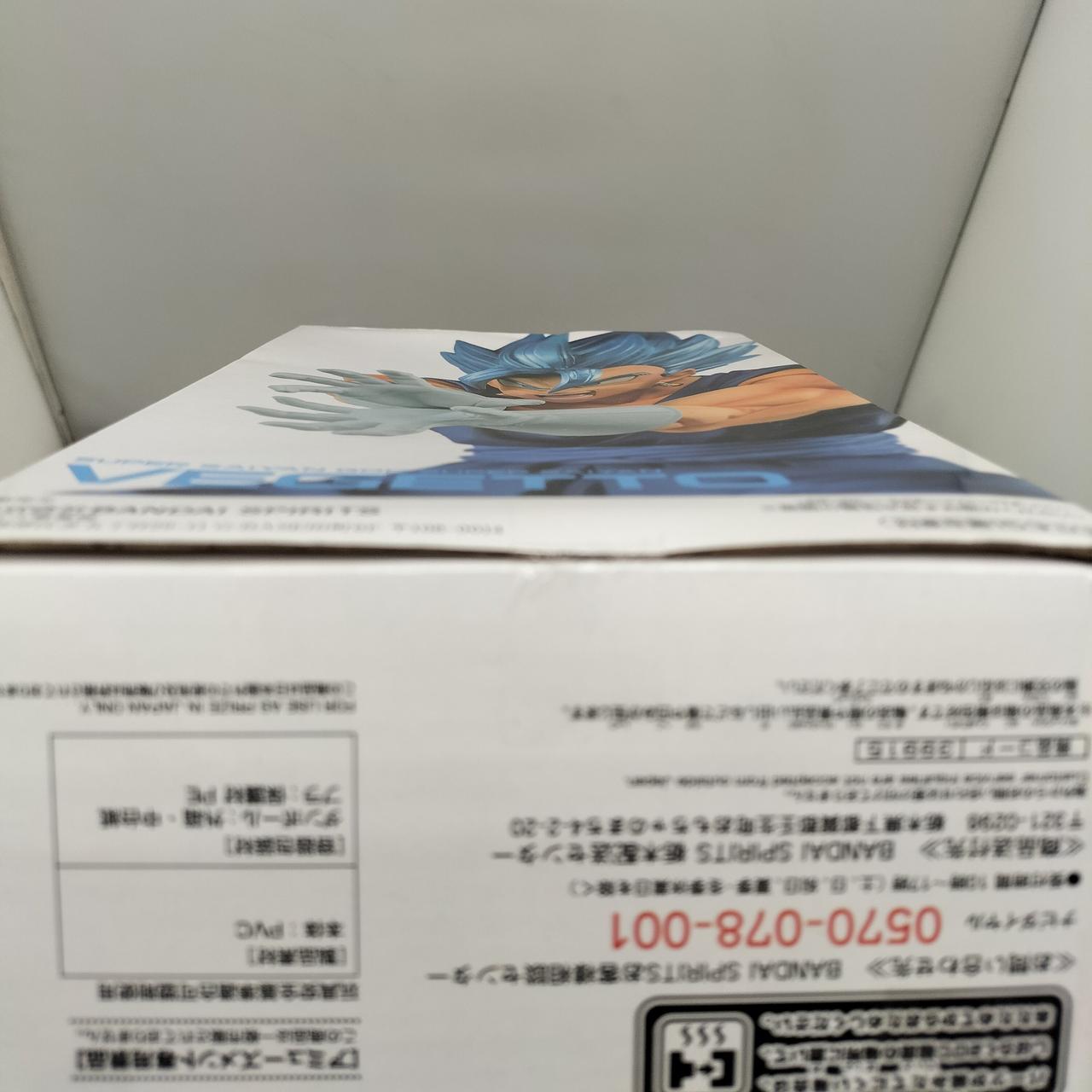 分かりにくいですが裏面がかなり凹んでます