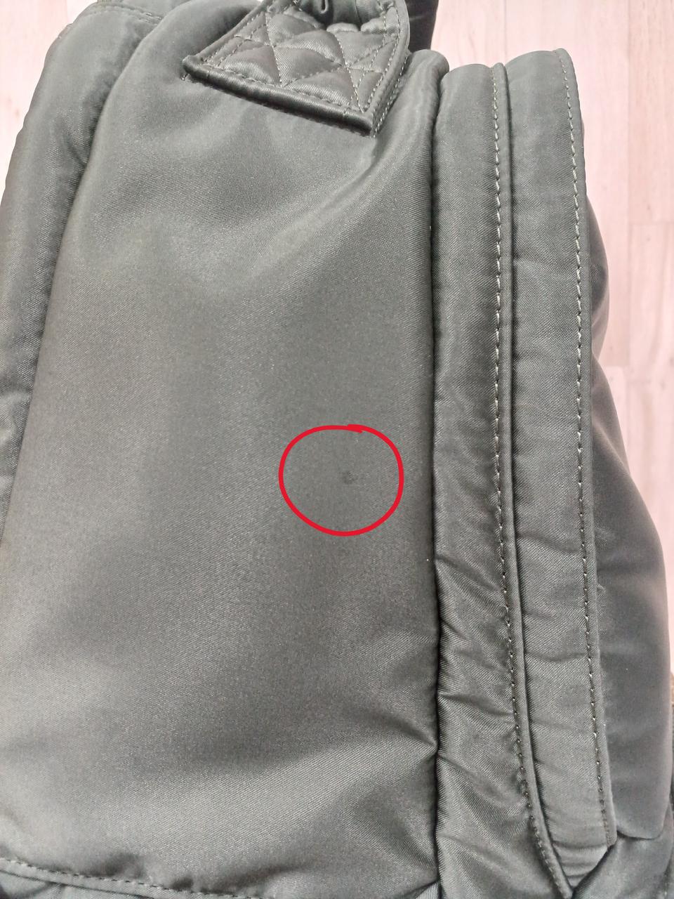 左側面に汚れがあります