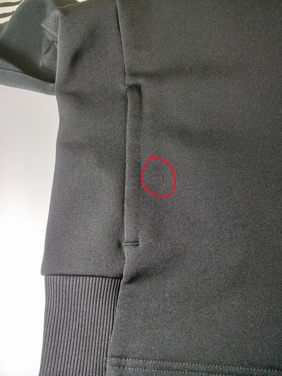 ほつれた箇所があります