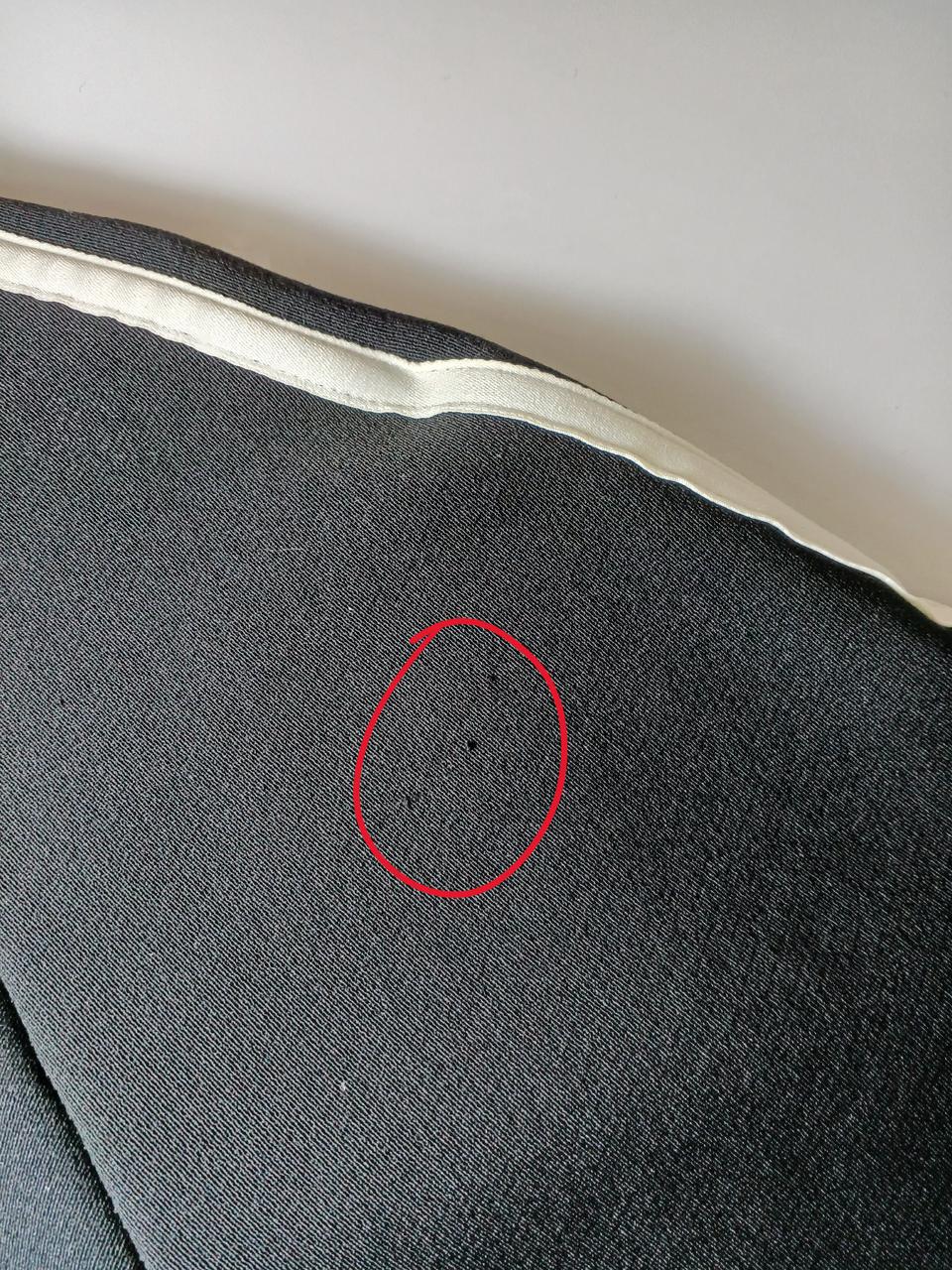 ほつれた箇所があります