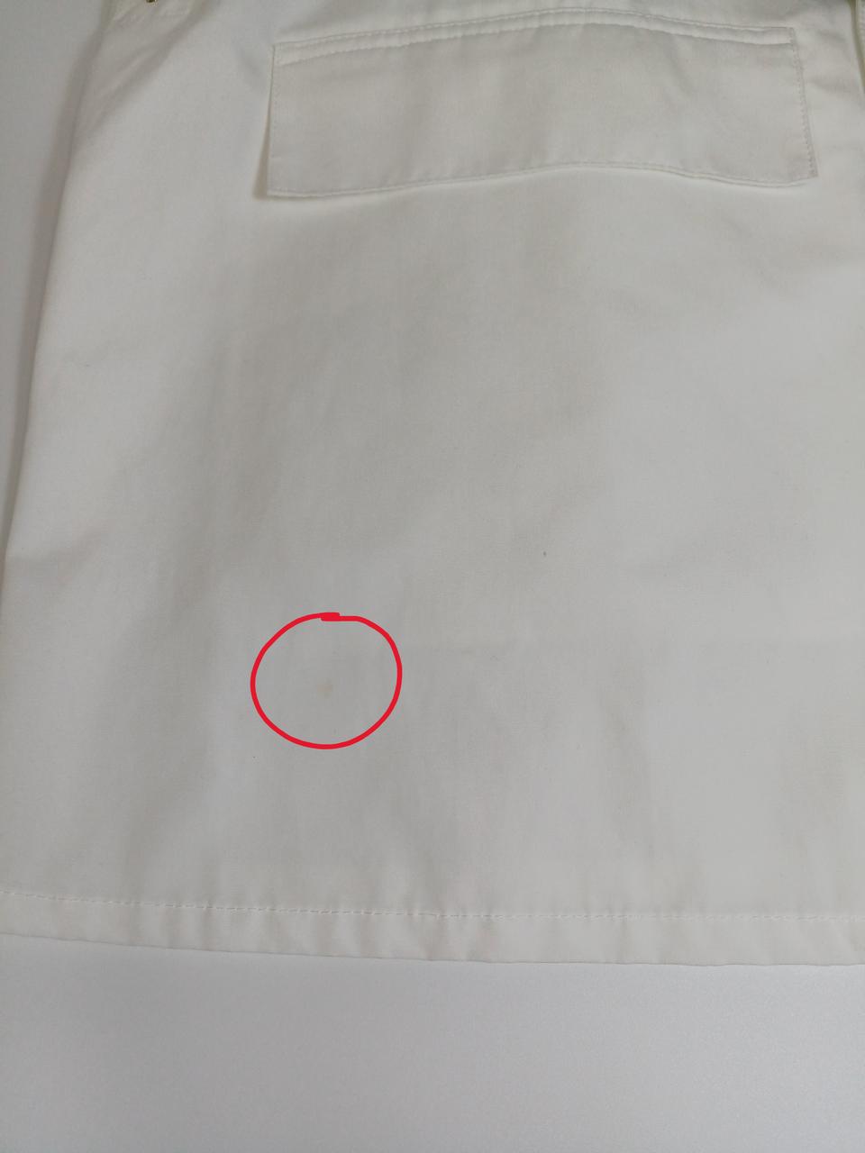 マークの箇所に汚れが有ります