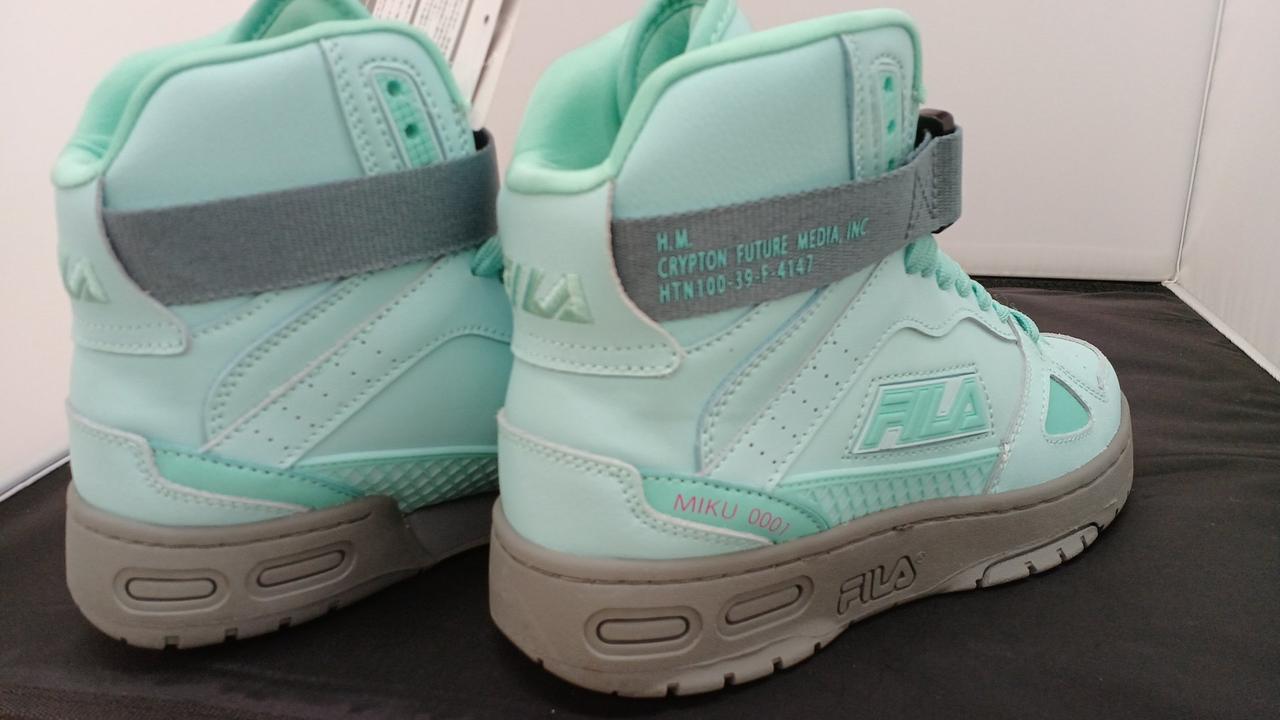 未使用　FILAx初音ミク　コラボ　TERATACH 600 HI スニーカー FILA × HATSUNE MIKU “TERATACH 600 HI&FLOATER” Now On Sale