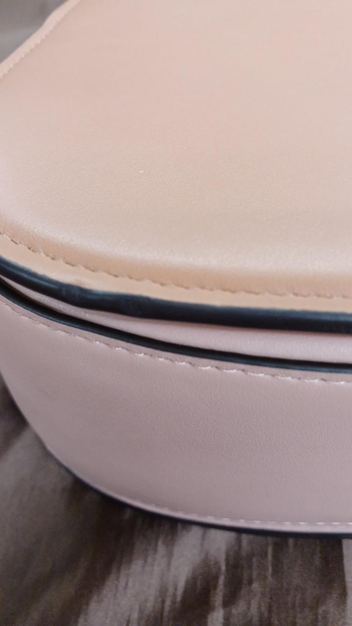 へこみキズの部分です。