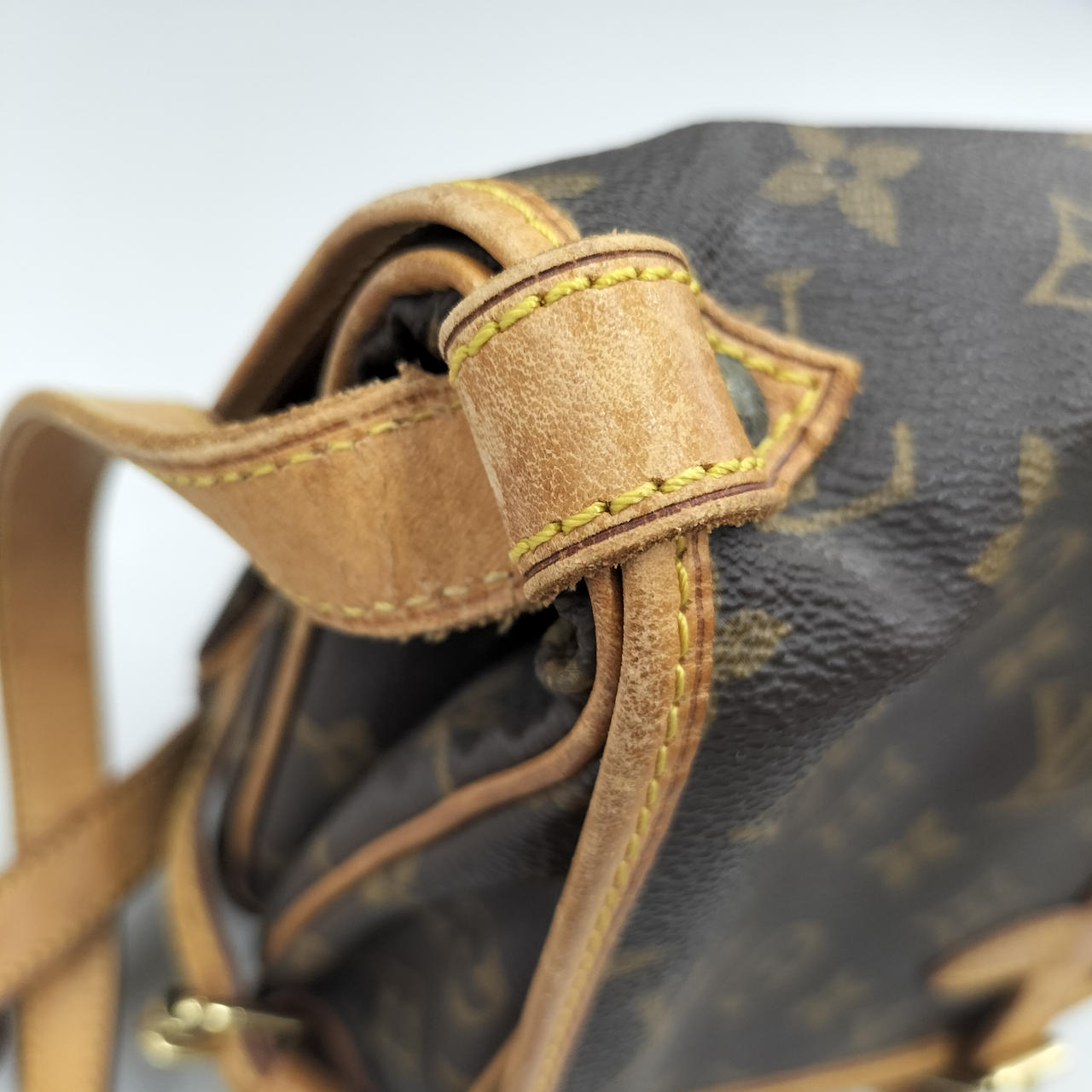 使用感有り、ひび割れ有り