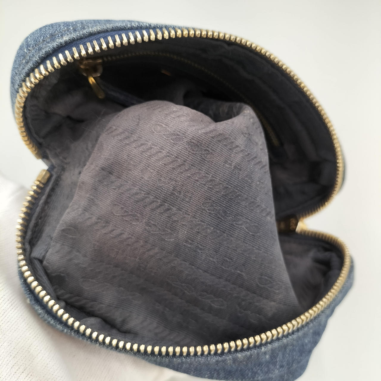 化粧品汚れ有り