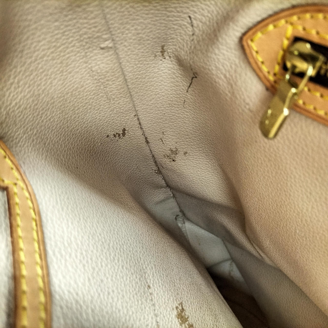 ベタつき、劣化有り