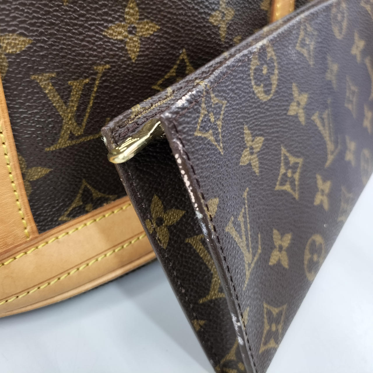 トートバッグのベタつき付着