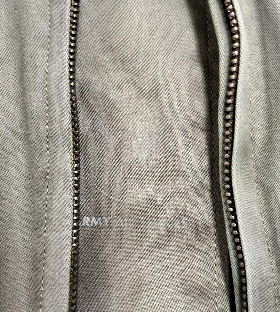 AIRFORCE表記薄くなってます