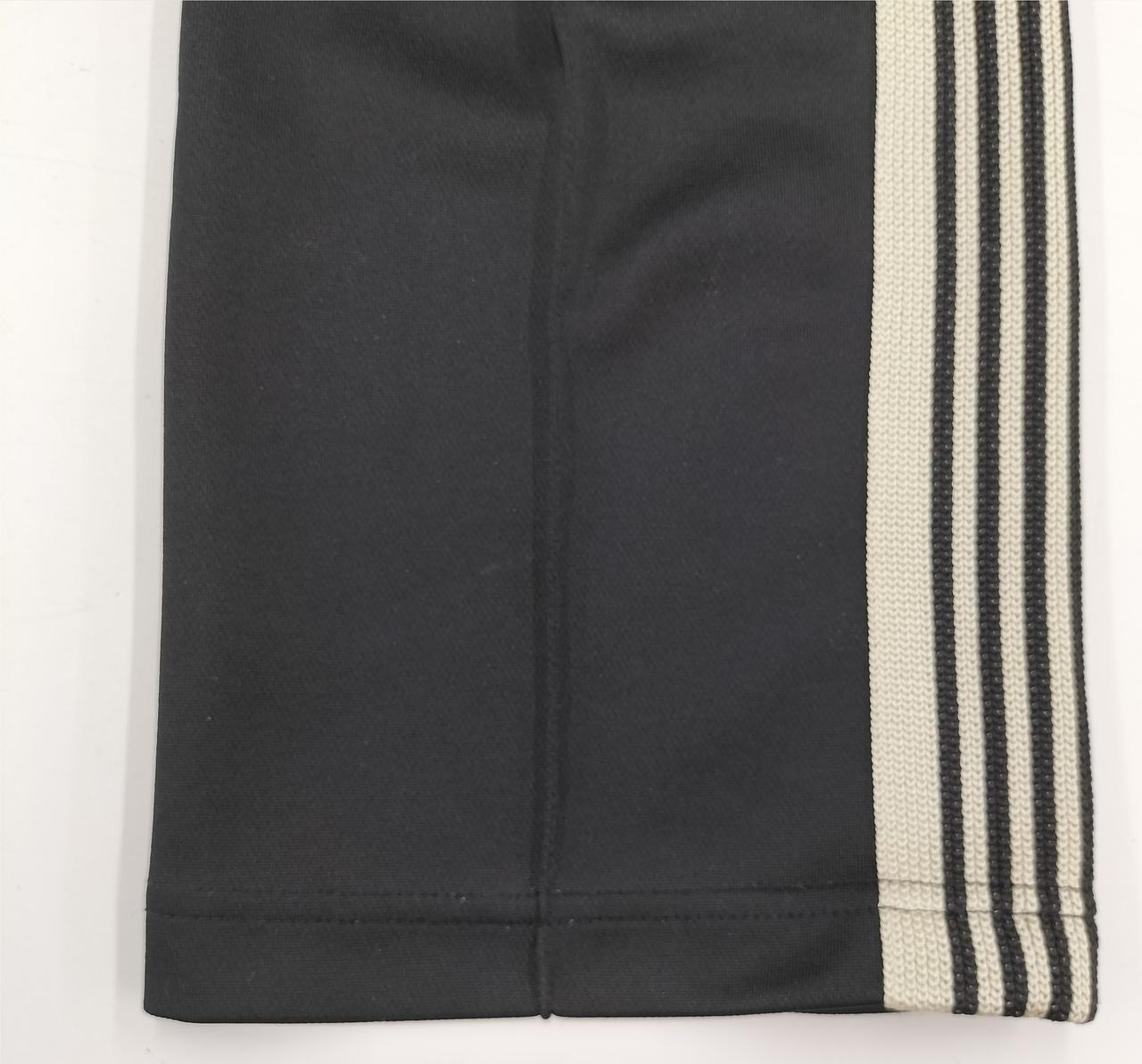 右側裾に汚れ有