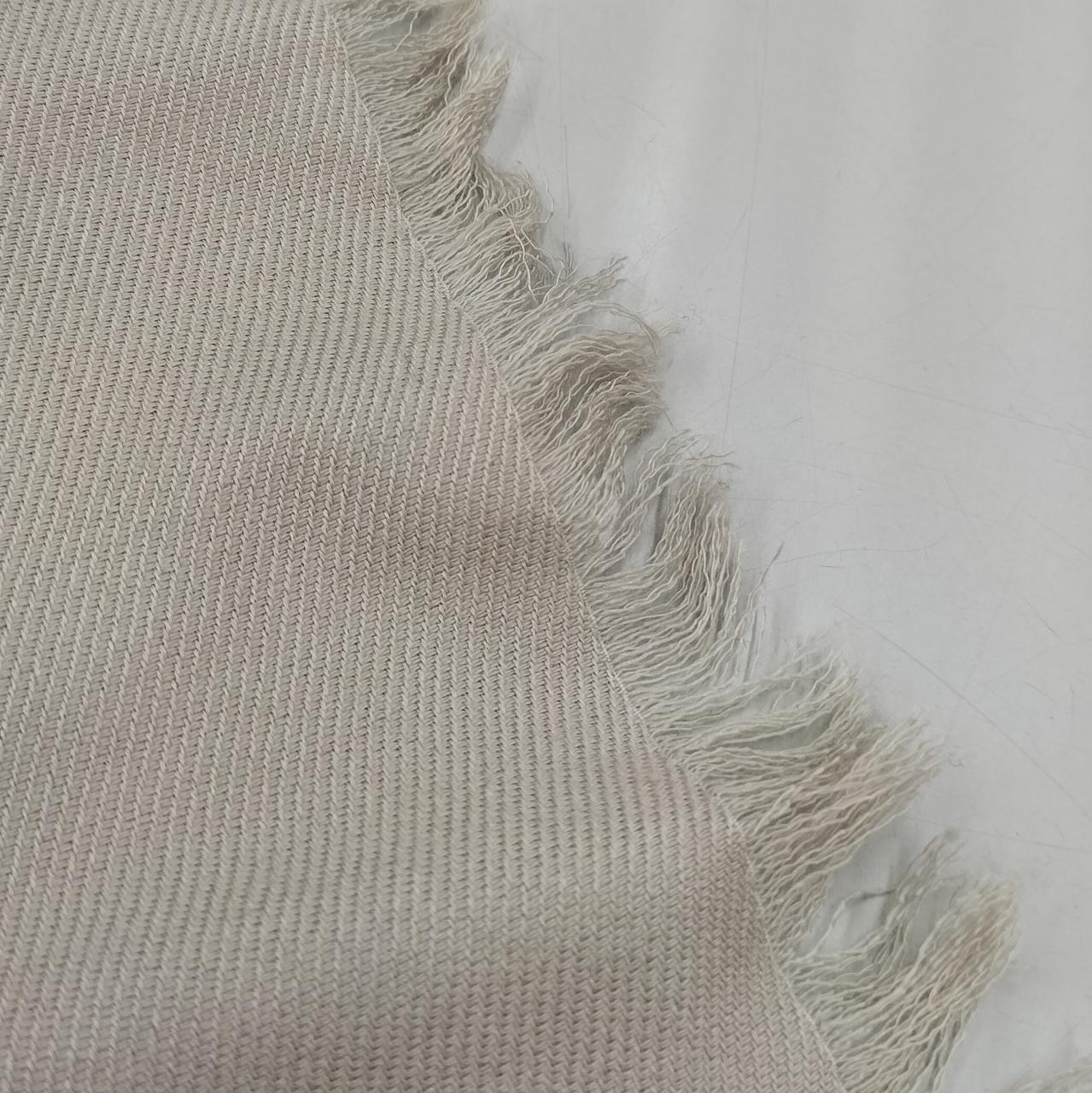 薄っすら、化粧品と見られる汚れ有り