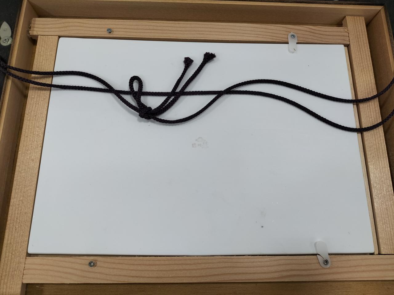 内部留め具欠品・割れあり