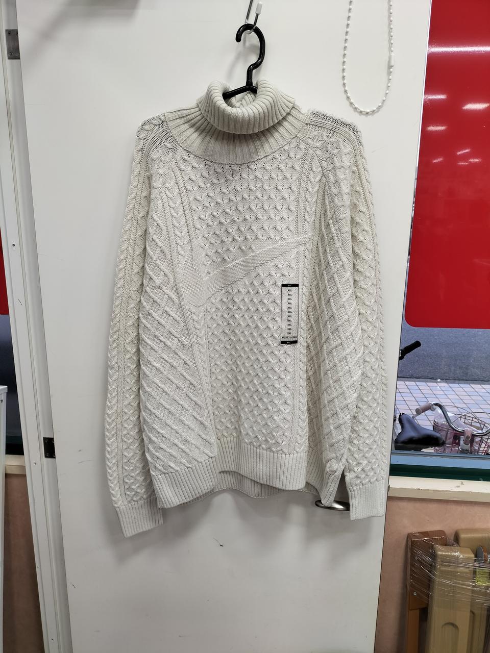 NIKE 型番：FB7771-072 CABLE KNIT TURTLENECK