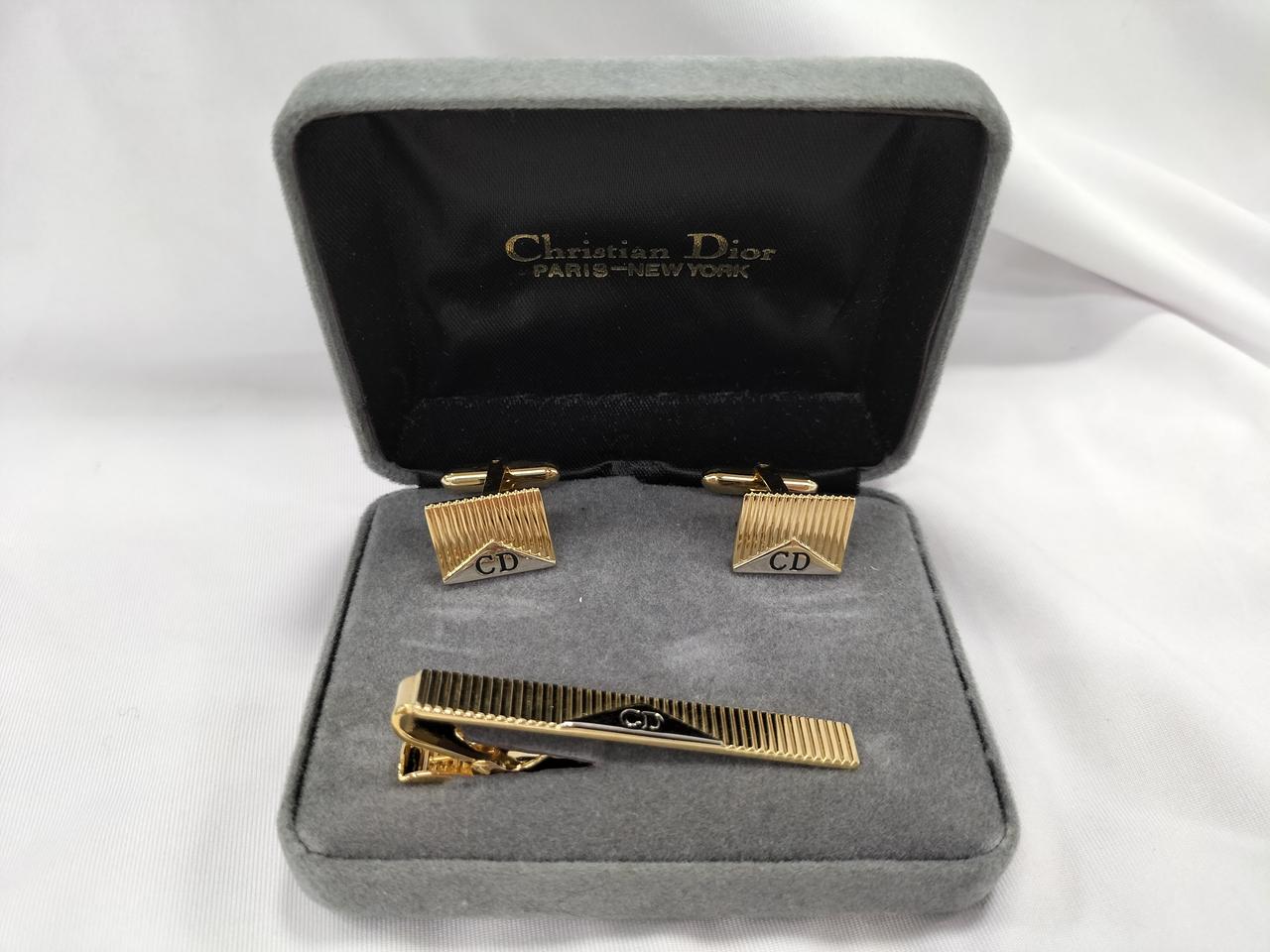 ケースシミあり