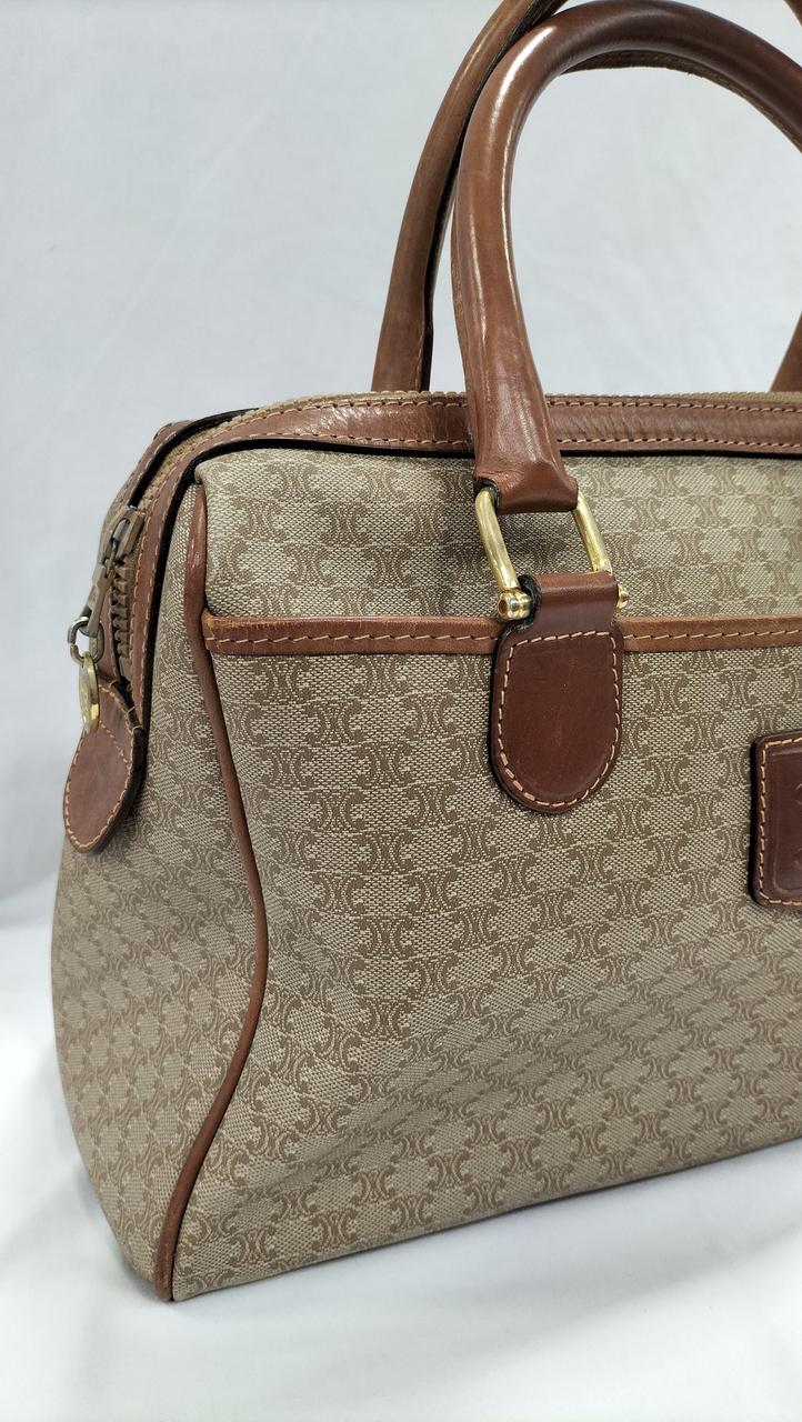 持ち手部分糸ほつれあり