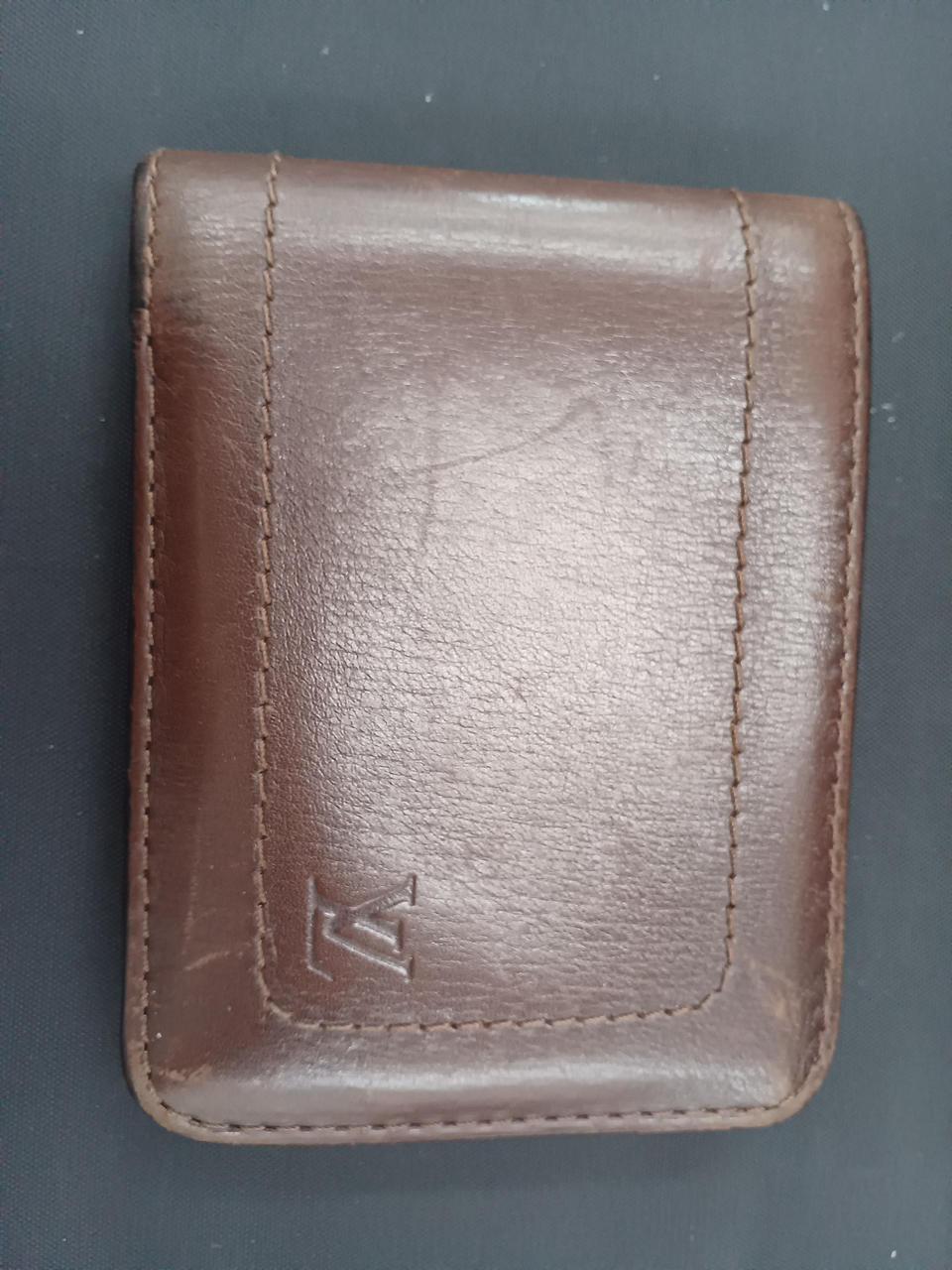 LOUIS VUITTON 型番：M92074 二つ折り財布