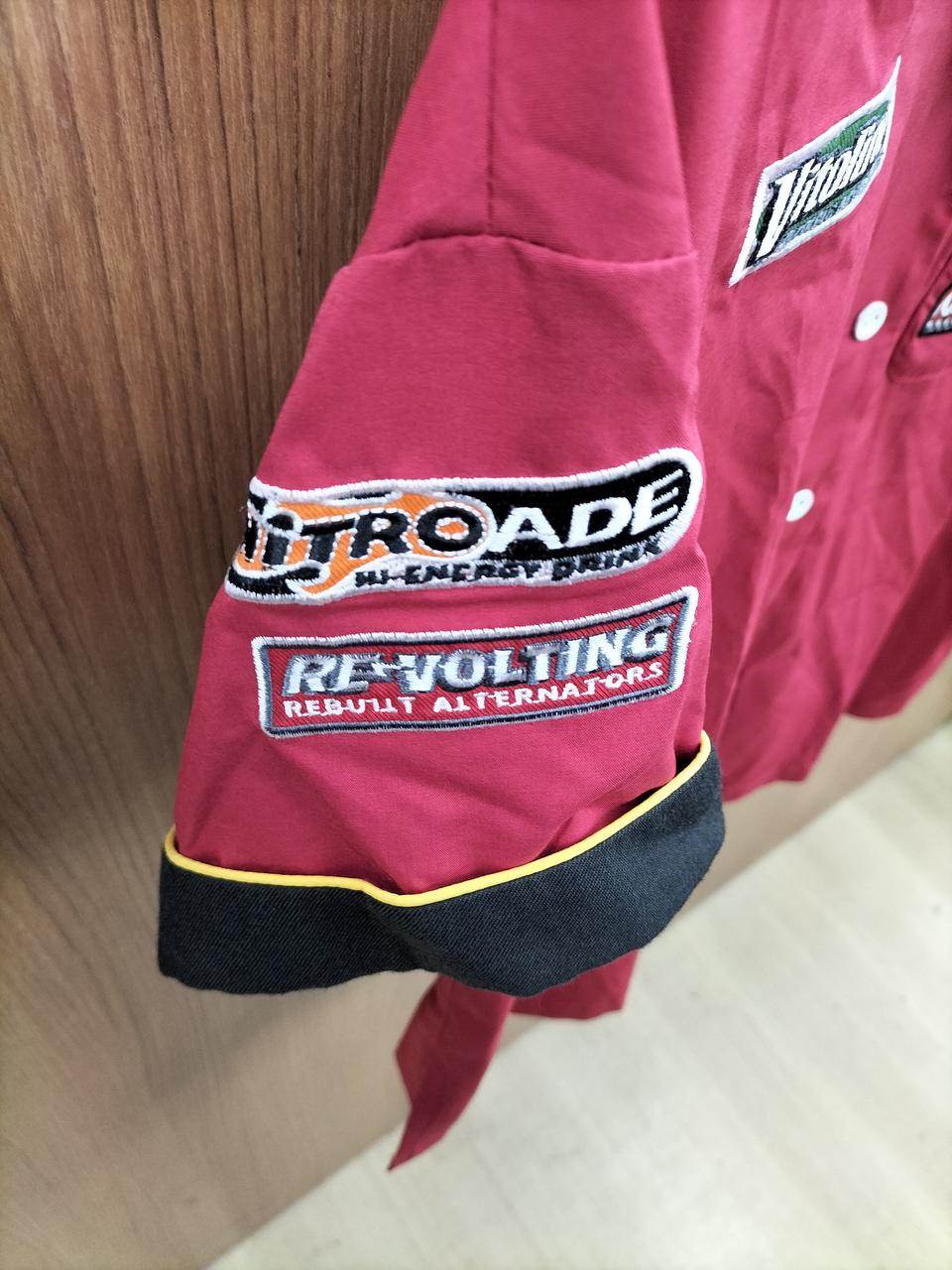 右袖の刺繍です