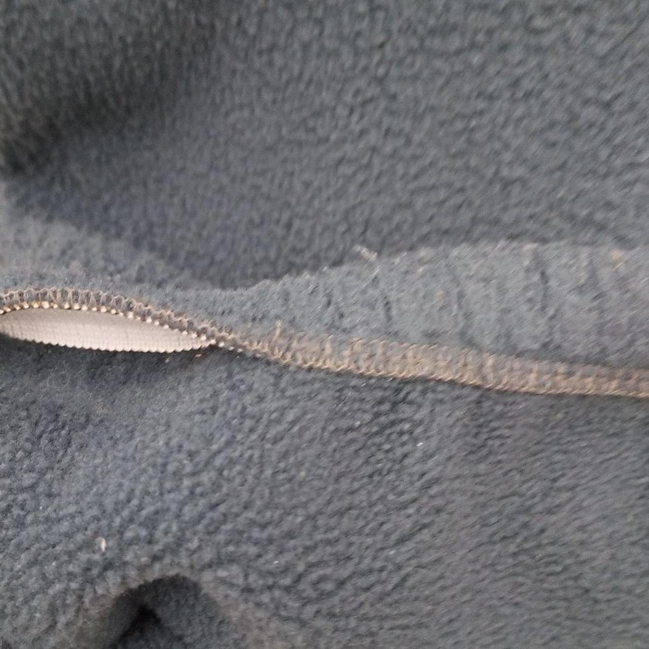 ゴムがむき出しになっています