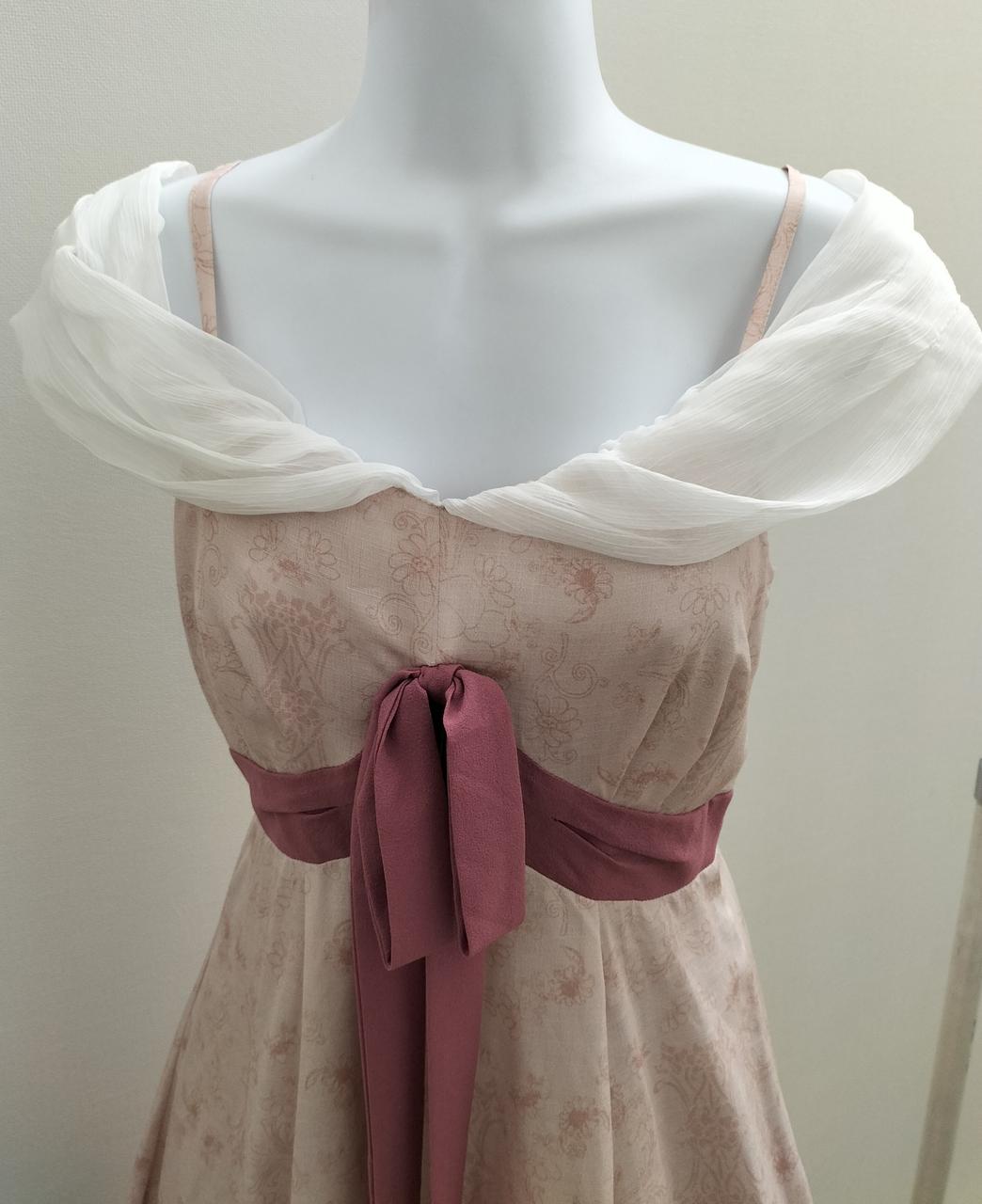 胸元のリボンが可愛いです！