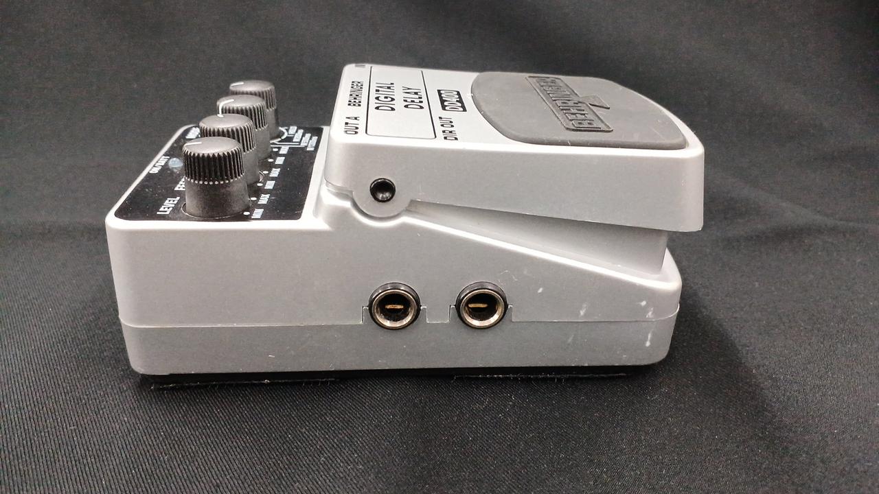 サイドに多少の傷や汚れあり