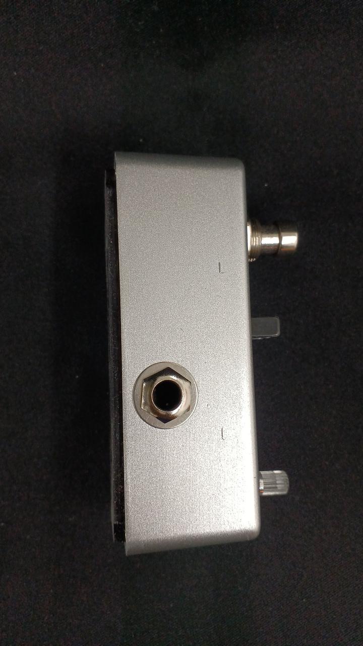 サイドに傷あります。