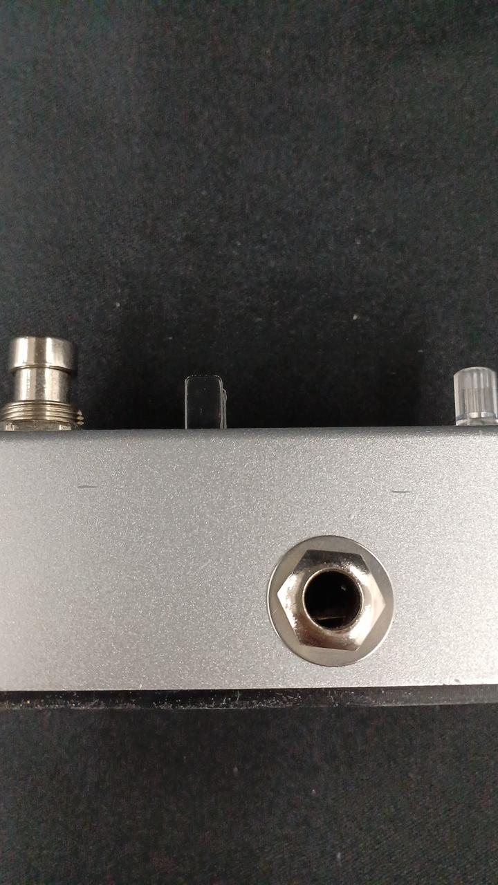 サイドに傷あります。