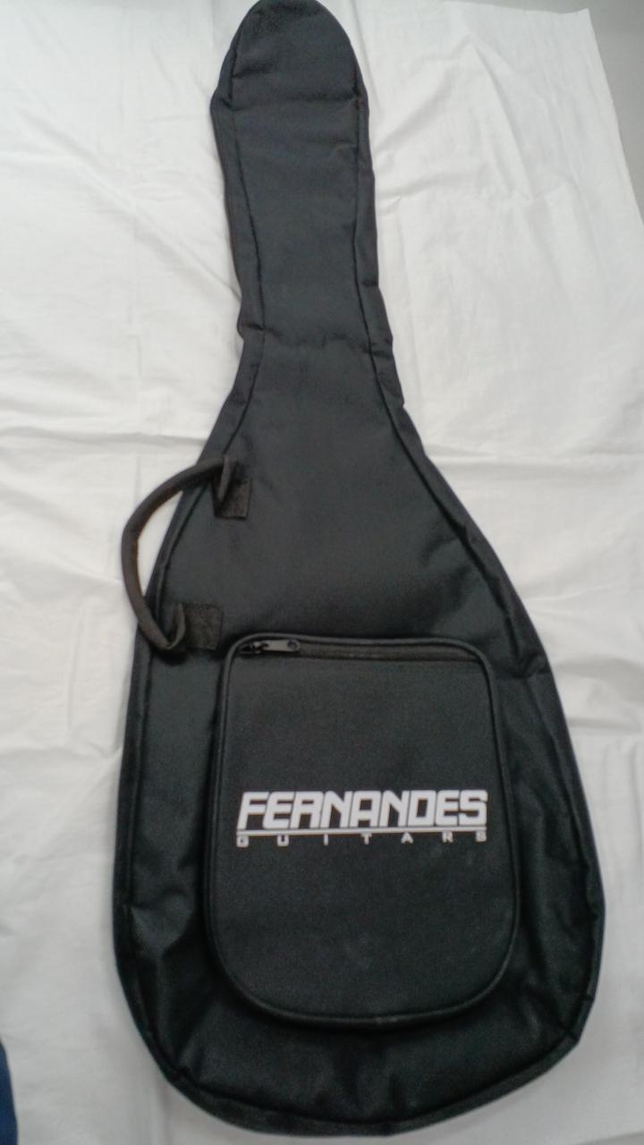 ソフトケース等の付属品です。