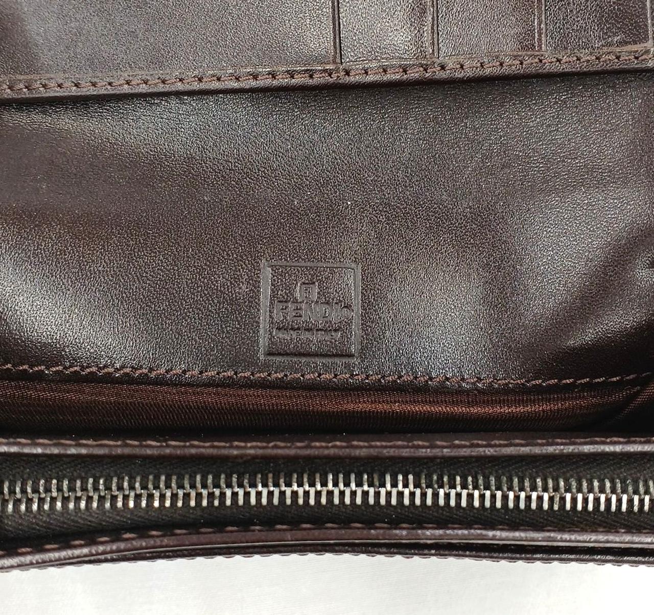 ✨人気✨ FENDI エフイズフェンディ 二つ折り財布 ズッカ エンボス 楽天市場】フェンディ FENDI 財布 二つ折り コンパクト F IS
