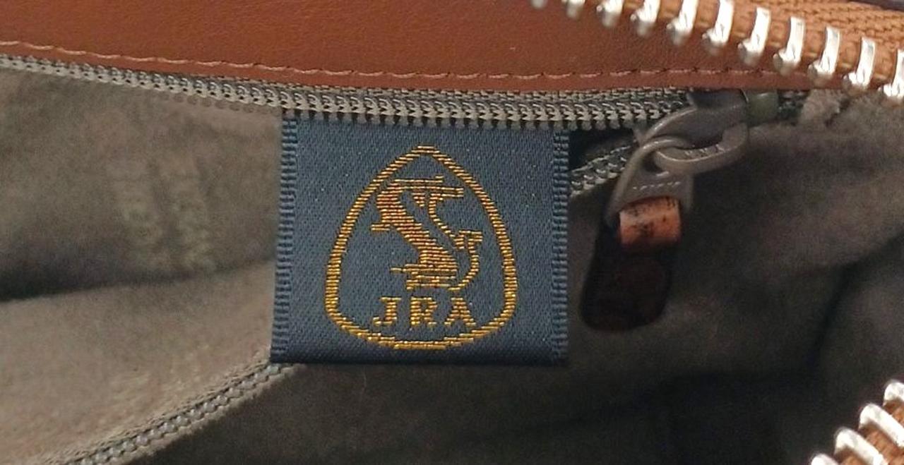 織ネームついています。