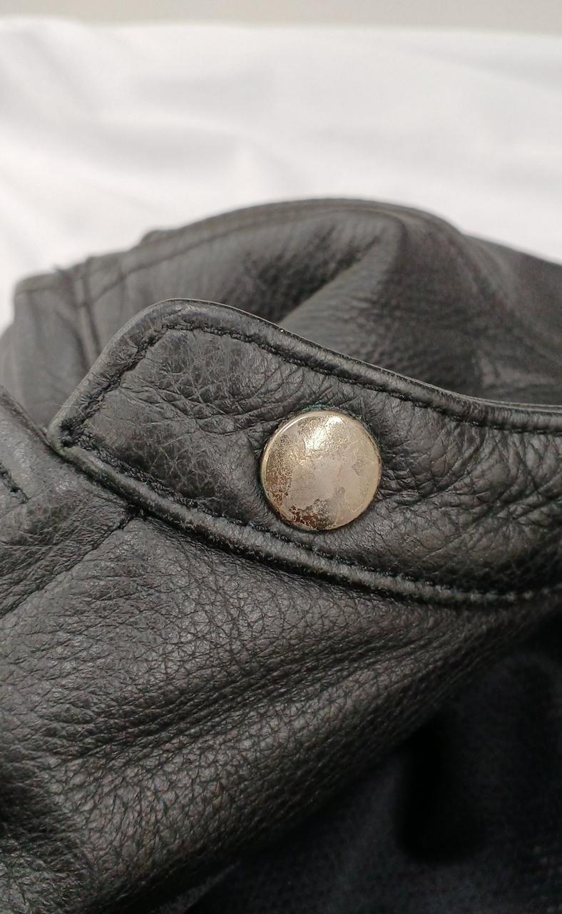 ボタン塗装剥がれあり