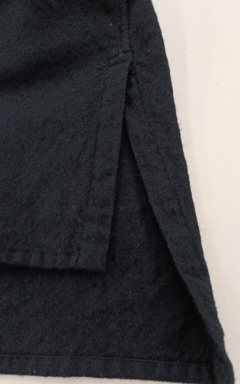 両サイドにスリットあり