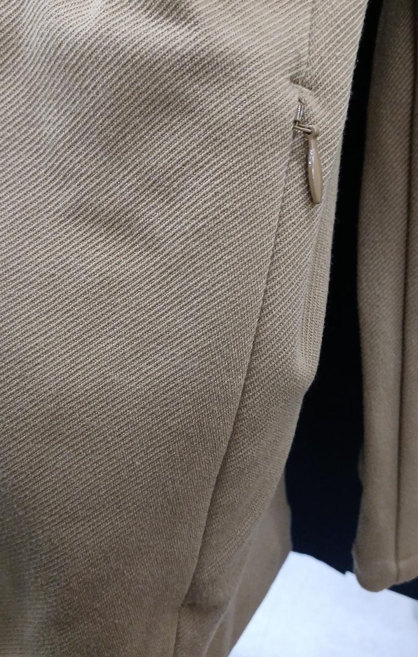 左右にポケットあり