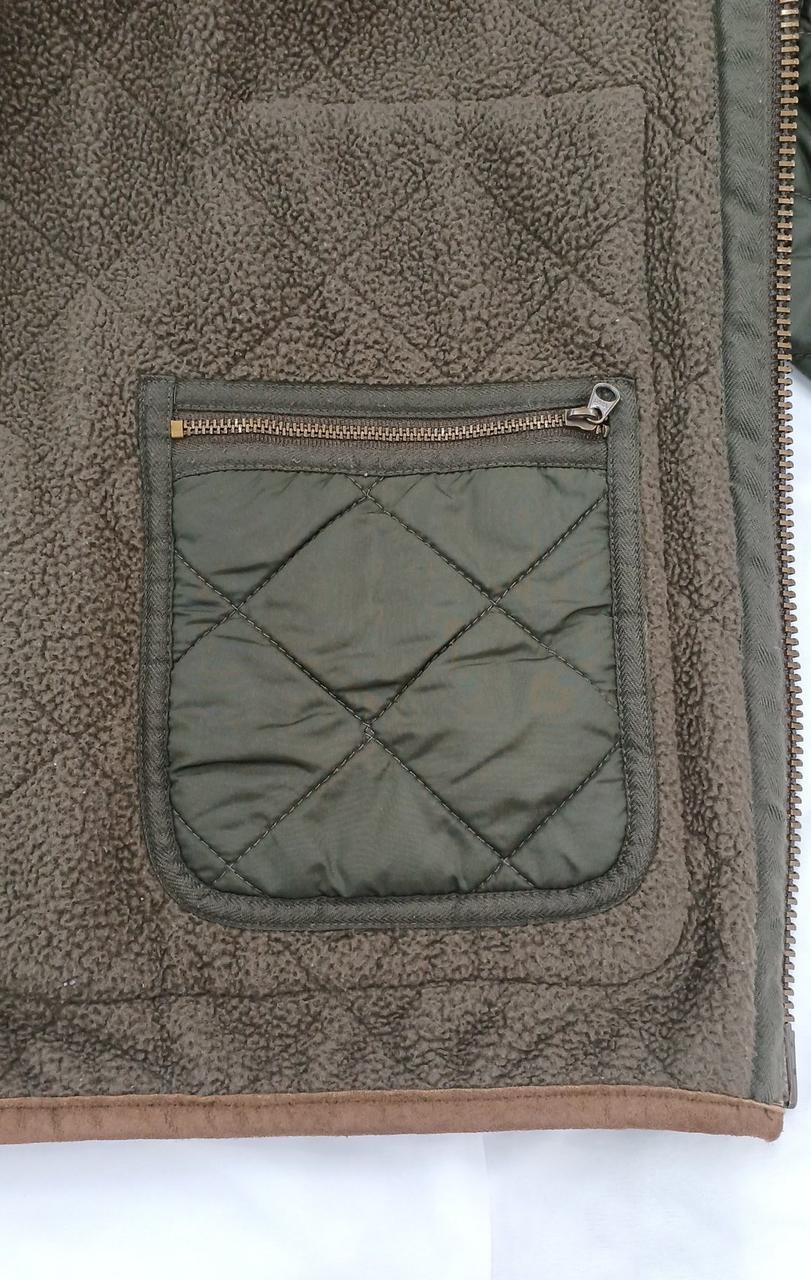 左側の内側です
ファスナー付きポケット