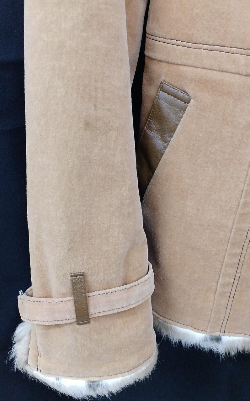 右袖前面に汚れあり