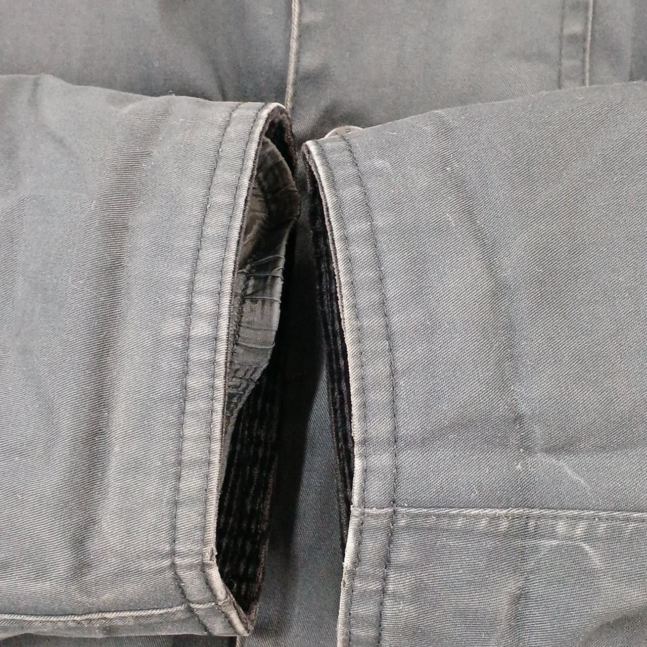 袖口周りとその付近スレや色褪せあり