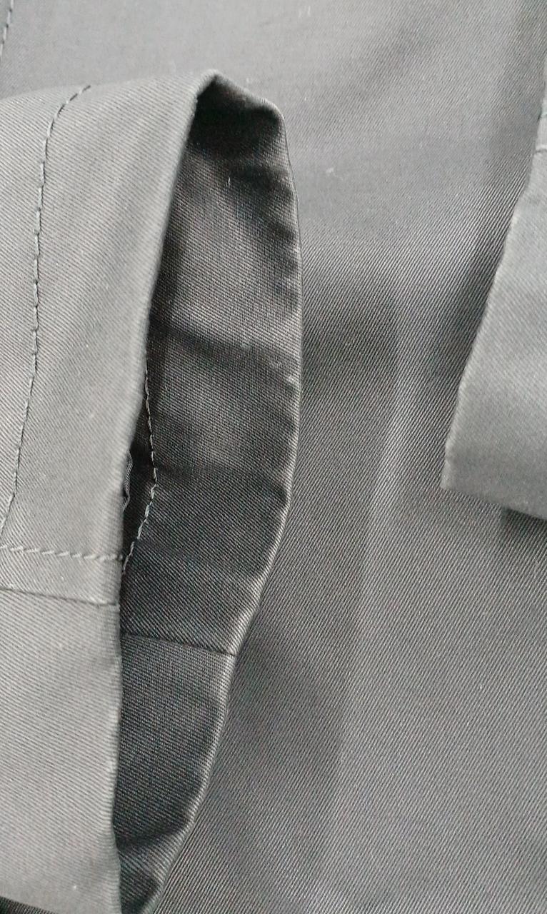 両袖口の内側白くなってます