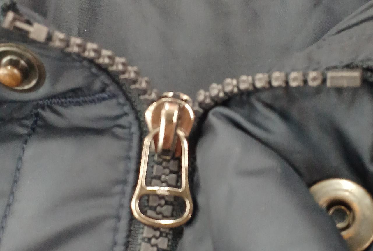 ファスナー持ち手RL刻印あり