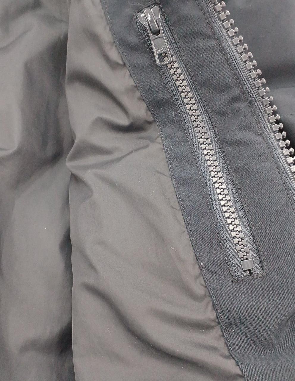 左内側にポケットあり