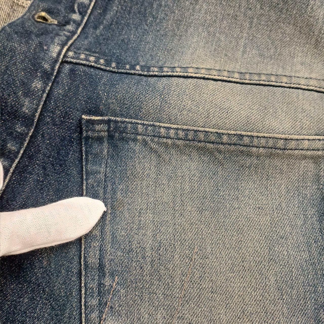 左胸ポケットに薄い汚れあり