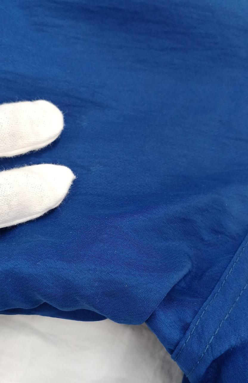 前面右脇付近、白い汚れ